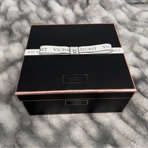 Victoria’s Secret Collapsable Gift Box